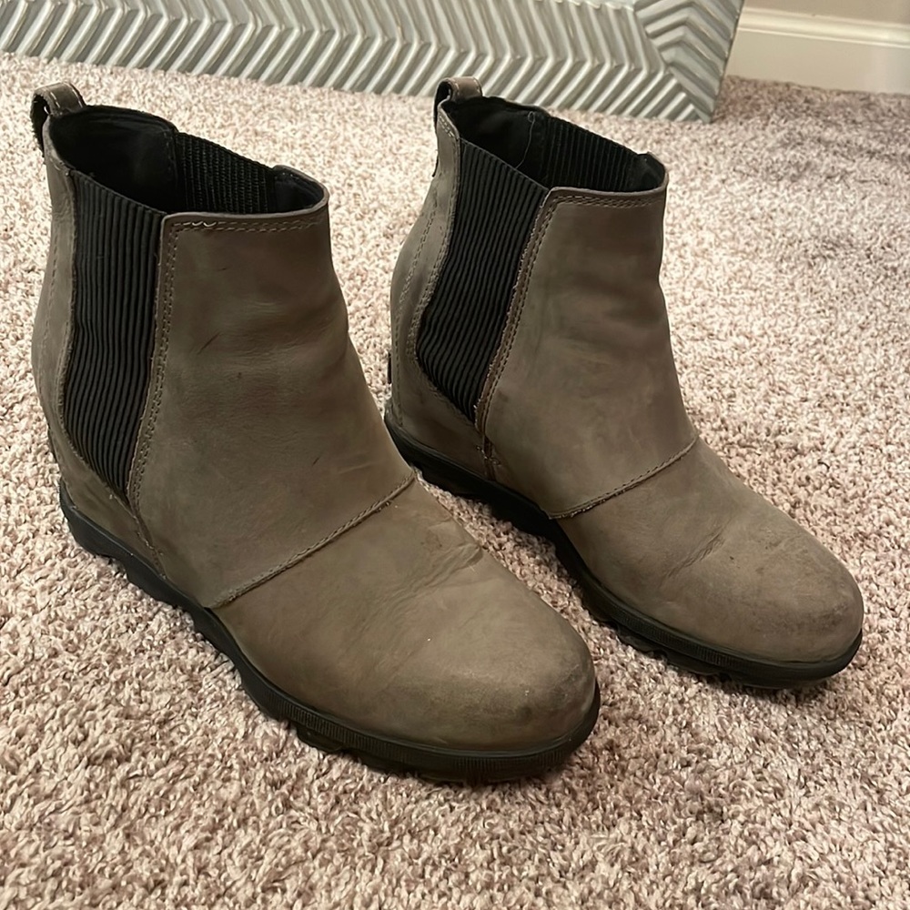Gray Sorel Wedge boots